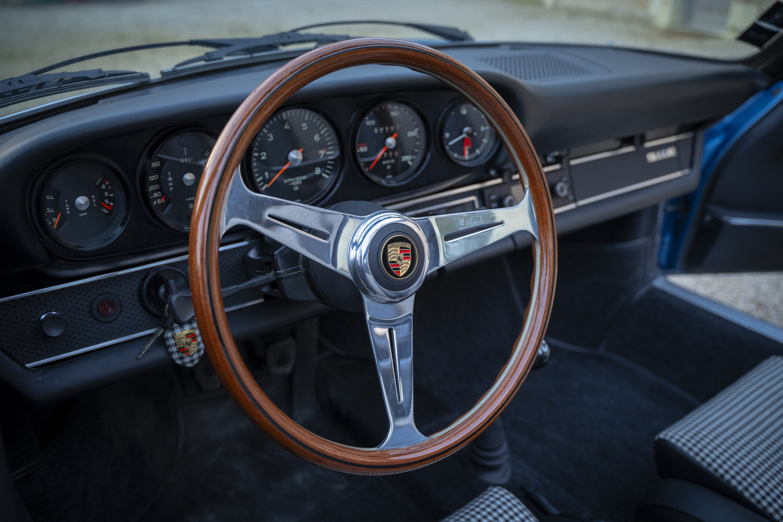 Porche-911-Targa (7)