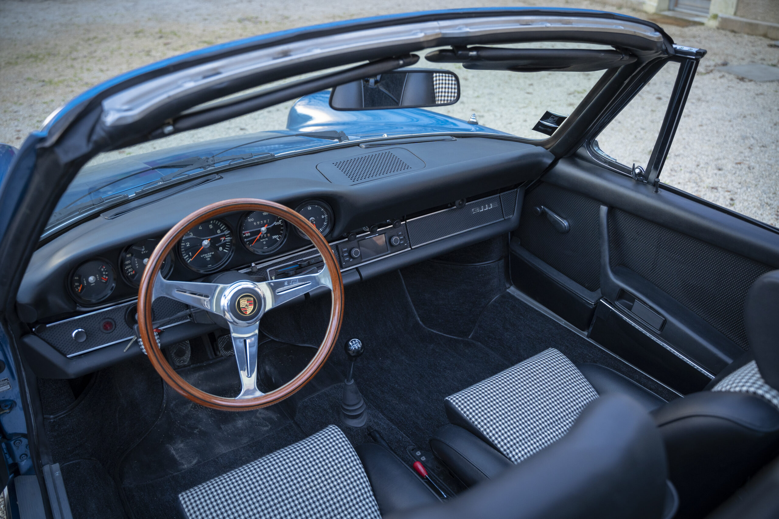 Porche-911-Targa (8)